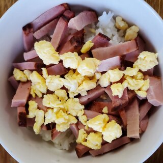 チャーシューと炒り卵の丼